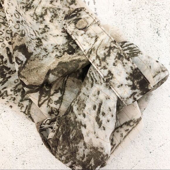 BKE Boutique Semi-sheer Button Down Top - Size XS - Picture 5 of 6